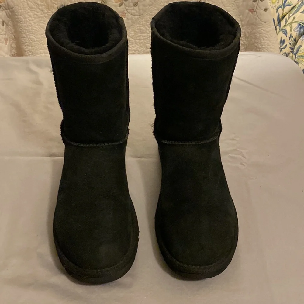 UGG Classic Boots Sz 8 Black, EUC, Authentic. UGGS - Picture 7 of 11
